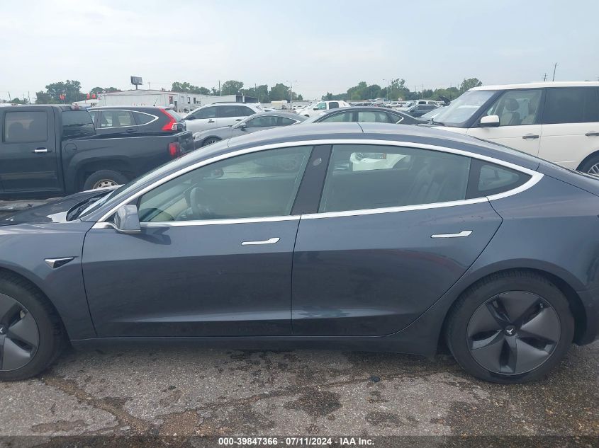 2018 Tesla Model 3 Long Range/Mid Range VIN: 5YJ3E1EA4JF032054 Lot: 39847366