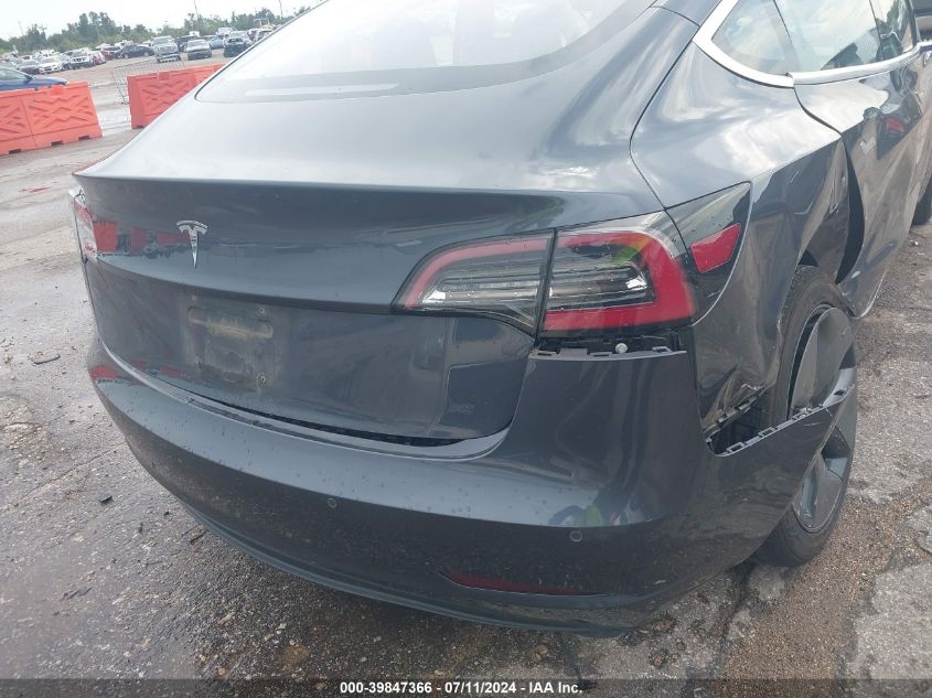 2018 Tesla Model 3 Long Range/Mid Range VIN: 5YJ3E1EA4JF032054 Lot: 39847366