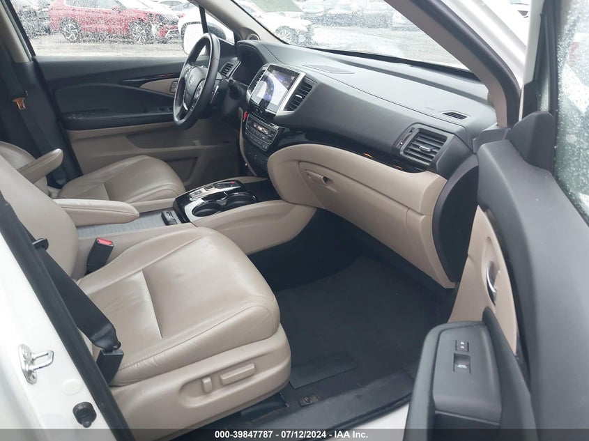 2016 HONDA PILOT TOURING - 5FNYF6H97GB110787