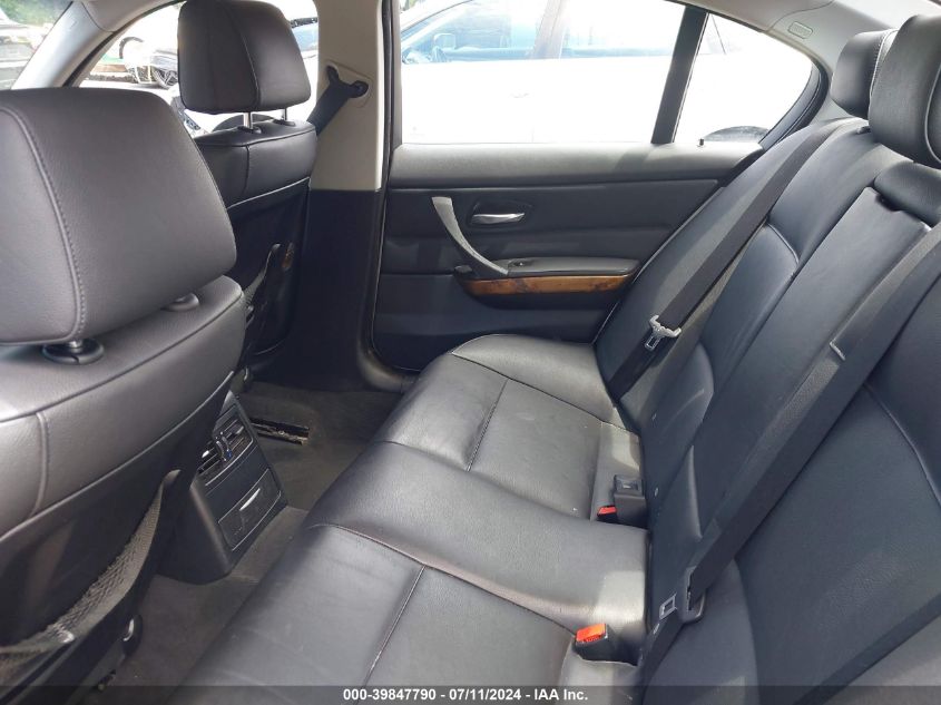 2008 BMW 328Xi VIN: WBAVC73538KX91392 Lot: 39847790