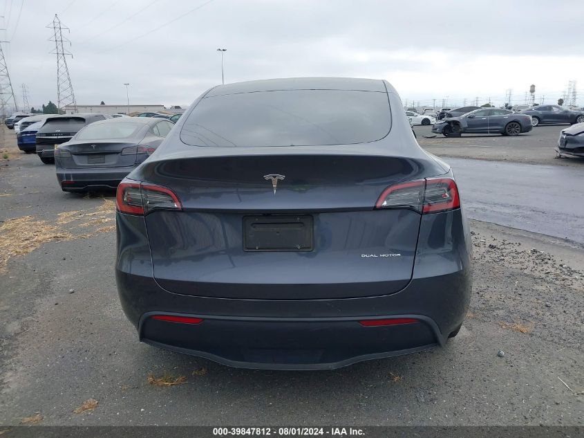 7SAYGAEE7PF857018 2023 Tesla Model Y