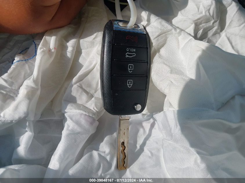 2016 Kia Optima Lx VIN: 5XXGT4L33GG035580 Lot: 39848167