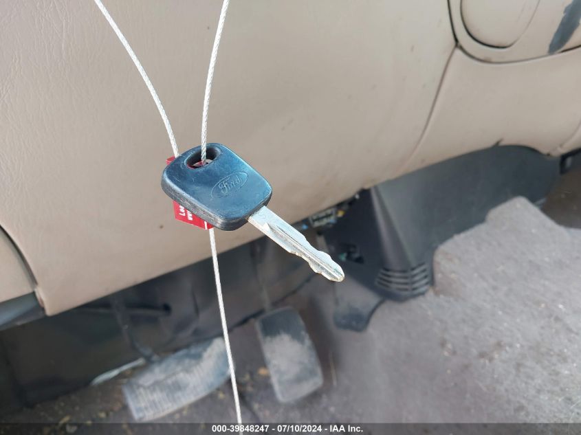 2001 Ford F-150 King Ranch Edition/Lariat/Xlt VIN: 1FTRW08L01KB17202 Lot: 39848247