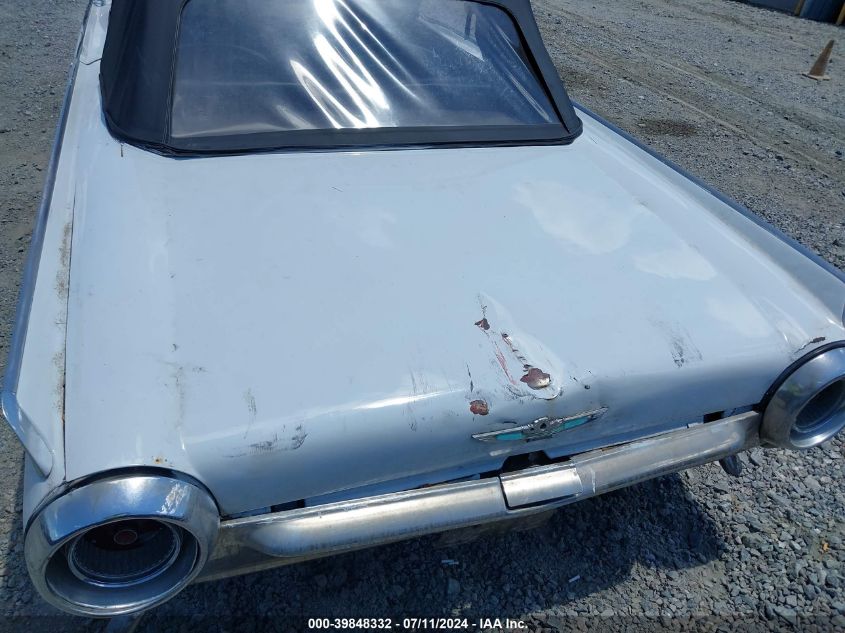 1961 Ford Thunderbird VIN: 1Y73Z144073 Lot: 39848332