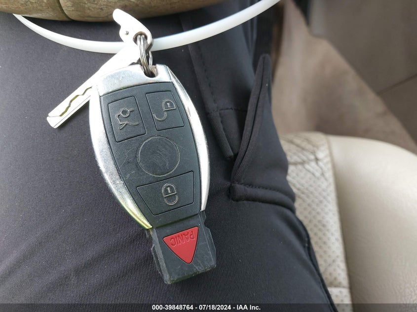 2000 Mercedes-Benz C 230 Kompressor VIN: WDBHA24G9YF927783 Lot: 39848764