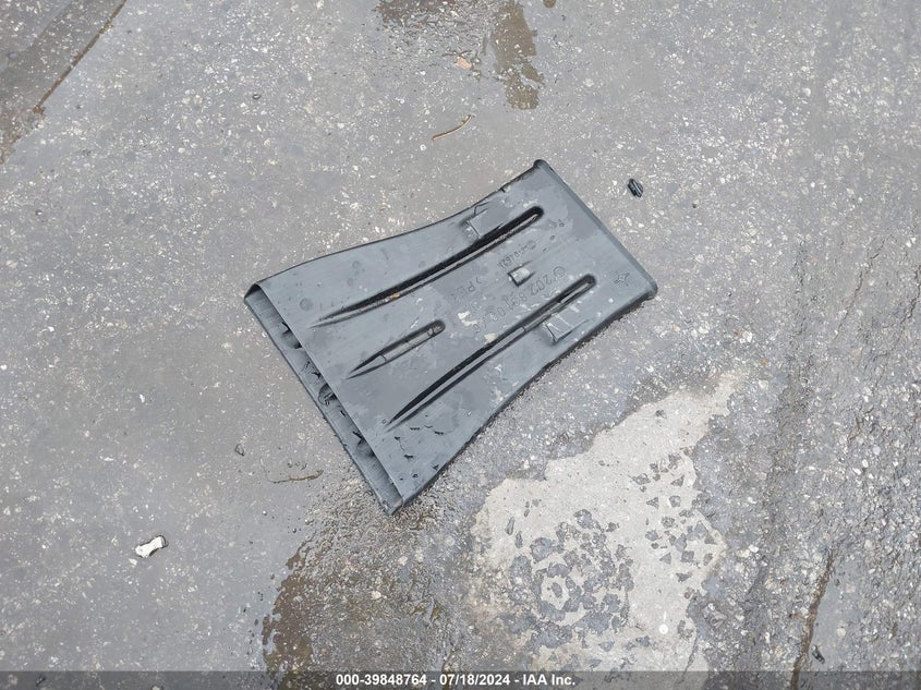 2000 Mercedes-Benz C 230 Kompressor VIN: WDBHA24G9YF927783 Lot: 39848764