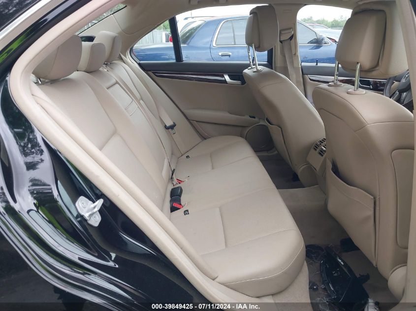 2013 Mercedes-Benz C 300 Luxury 4Matic/Sport 4Matic VIN: WDDGF8AB2DR257650 Lot: 39849425