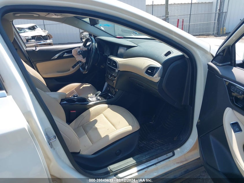 2018 INFINITI QX30 PURE/ESSENTIAL/LUXE/SPORT - SJKCH5CR0JA002823