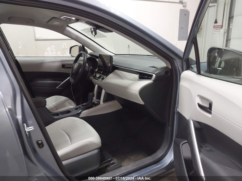 2023 Toyota Corolla Cross L VIN: 7MUAAABG7PV056659 Lot: 39849907