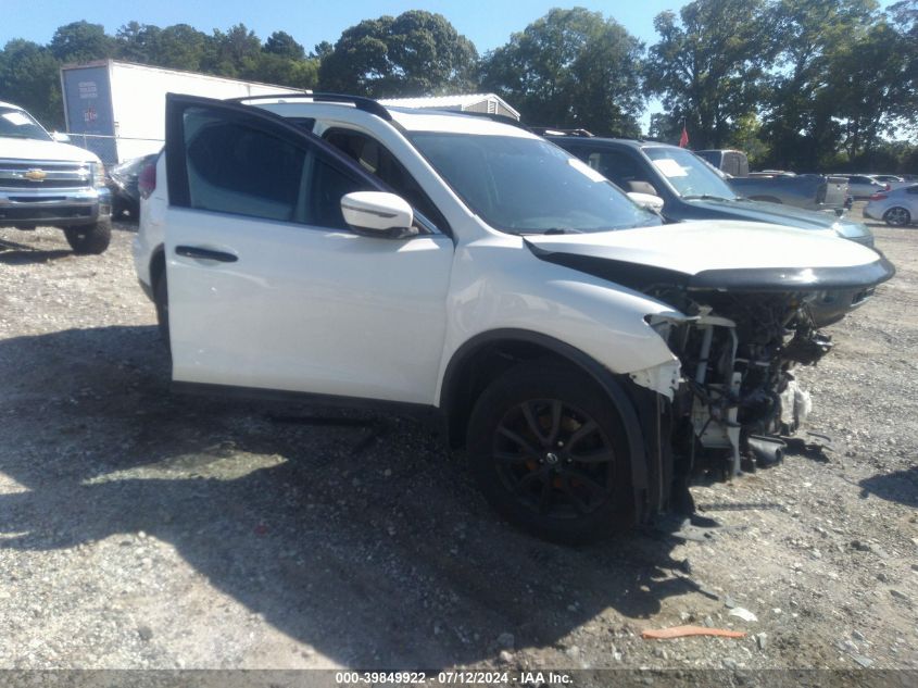 5N1AT2MT4HC771949 2017 NISSAN ROGUE - Image 1