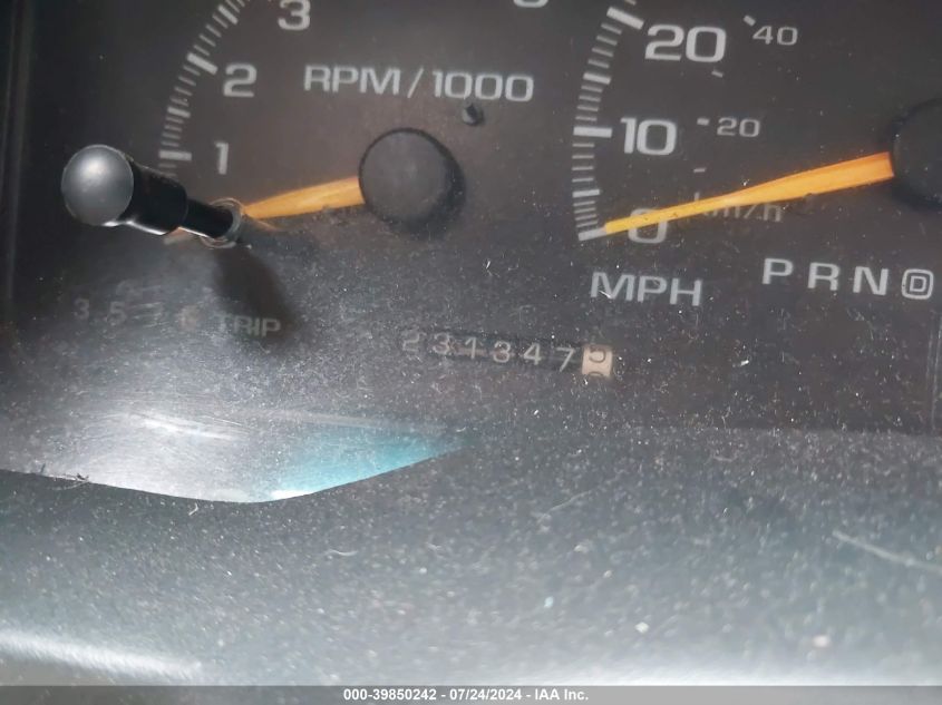 1998 Chevrolet Tahoe Ls VIN: 1GNEK13R5WJ311062 Lot: 39850242