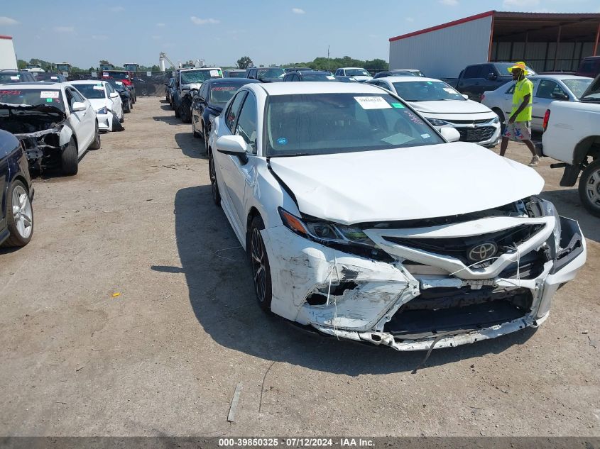 4T1B11HKXJU079541 2018 TOYOTA CAMRY - Image 1