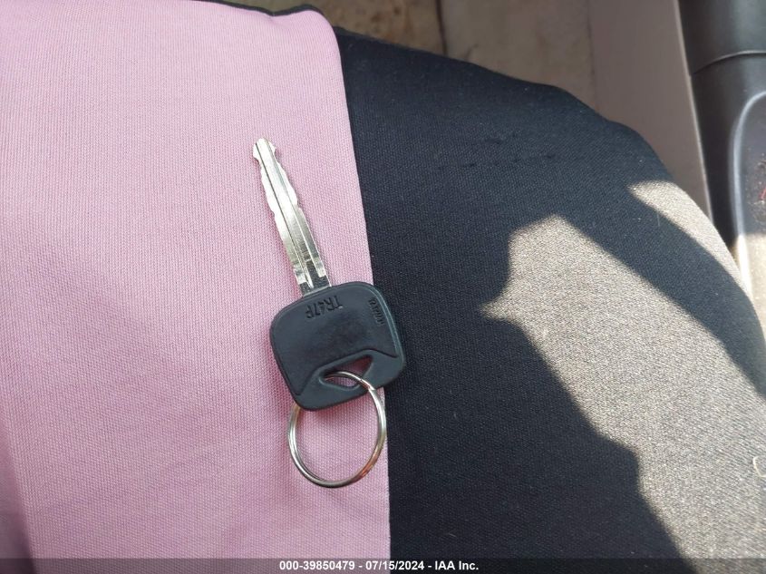 2004 Toyota Camry Le VIN: 4T1BE32K54U877703 Lot: 39850479