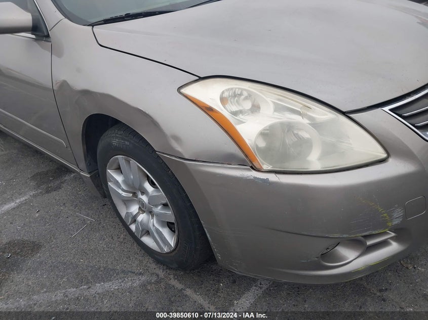 2011 Nissan Altima S VIN: 1N4AL2AP5BN415538 Lot: 39850610