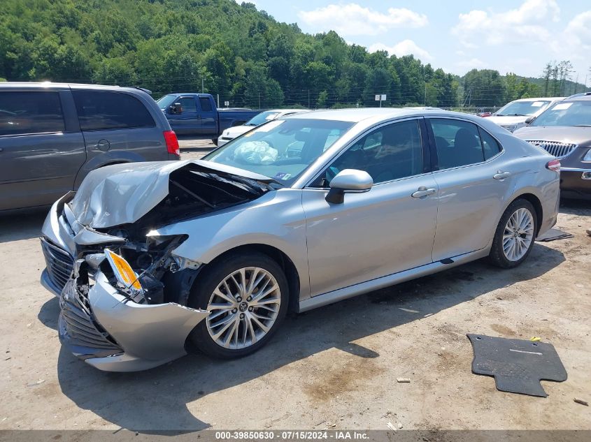 4T1B11HK0JU094131 2018 TOYOTA CAMRY - Image 2