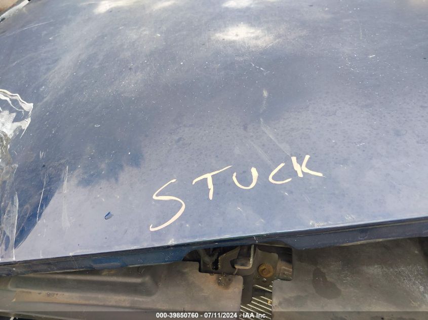 2004 Mercury Grand Marquis Gs VIN: 2MEFM74W44X668962 Lot: 39850760