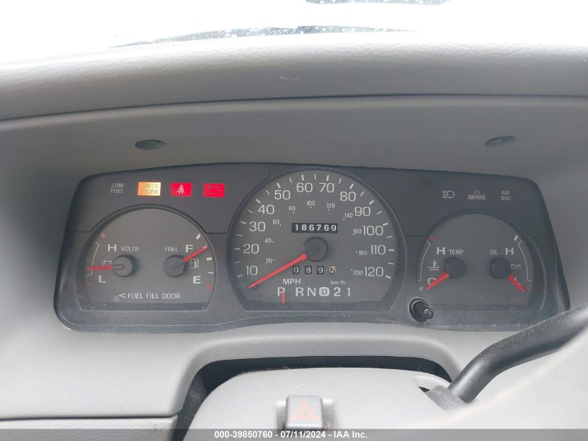 2004 Mercury Grand Marquis Gs VIN: 2MEFM74W44X668962 Lot: 39850760