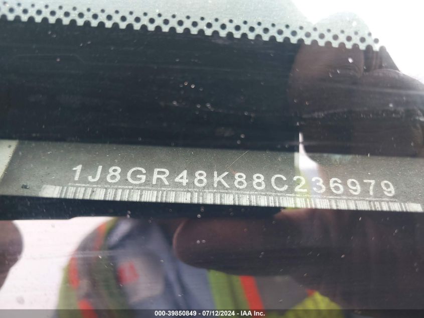 2008 Jeep Grand Cherokee Laredo VIN: 1J8GR48K88C236979 Lot: 39850849