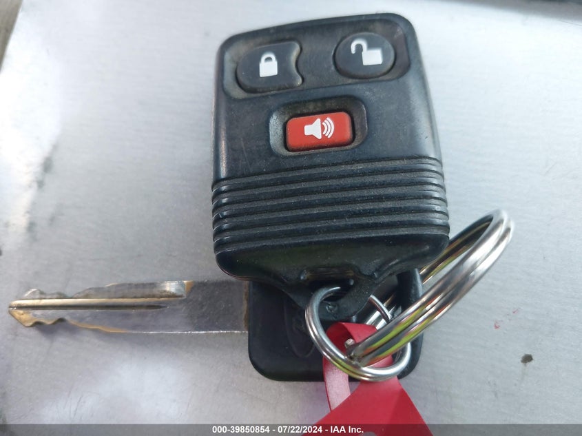 2000 Ford F-250 Lariat/Xl/Xlt VIN: 1FTNW21F9YEA14464 Lot: 39850854