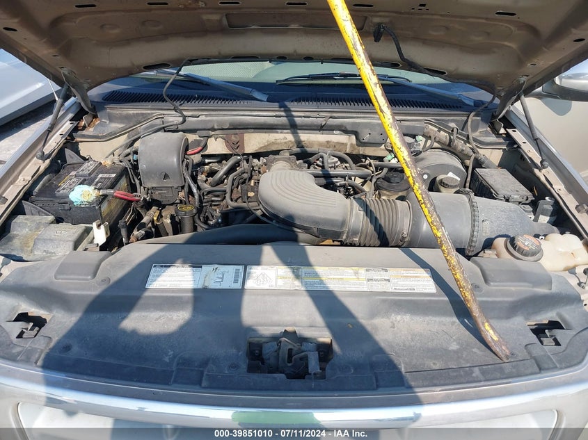 1999 Ford F-250 Lariat/Work Series/Xl/Xlt VIN: 1FTRX27L4XNA20747 Lot: 39851010