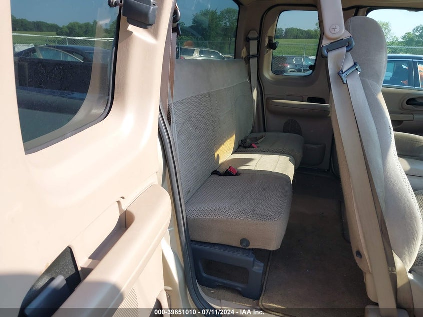 1999 Ford F-250 Lariat/Work Series/Xl/Xlt VIN: 1FTRX27L4XNA20747 Lot: 39851010