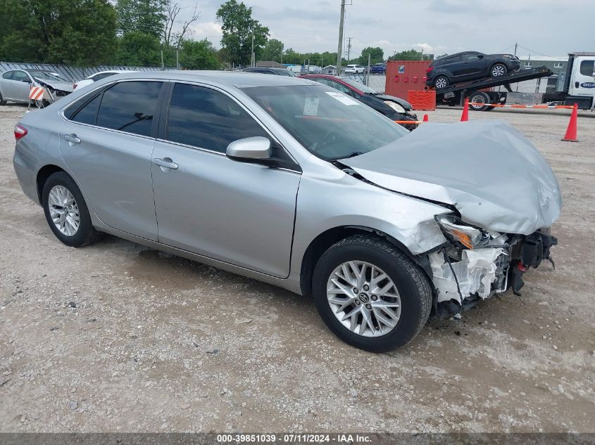 4T1BF1FKXHU731394 2017 TOYOTA CAMRY - Image 1