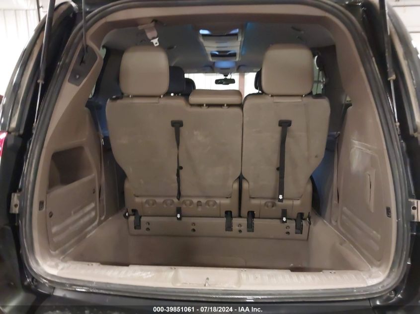 2011 Chrysler Town & Country Touring-L VIN: 2A4RR8DG2BR713147 Lot: 39851061