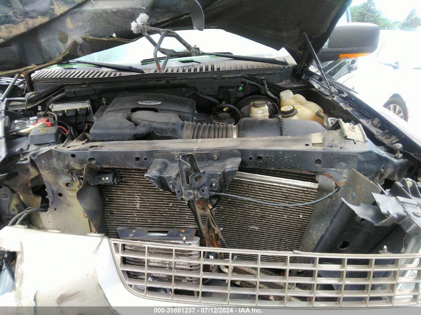 2004 Ford Expedition Eddie Bauer VIN: 1FMFU18L74LA81310 Lot: 39851237