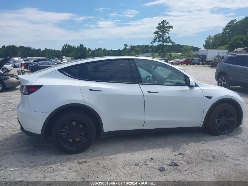 2020 Tesla Model Y VIN: 5YJYGDEE6LF017028 Lot: 39851646