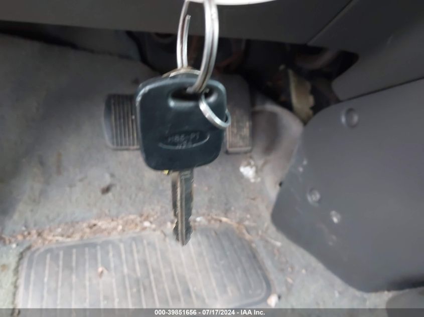 2003 Ford Escape Xlt VIN: 1FMYU03113KC25589 Lot: 39851656