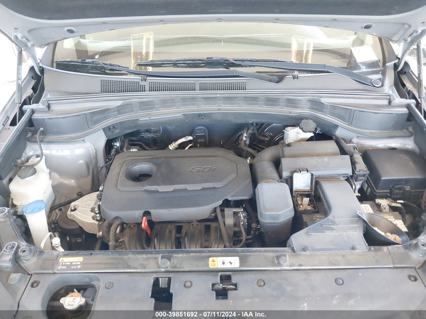 2017 Hyundai Santa Fe Sport 2.4L VIN: 5NMZUDLB9HH050665 Lot: 39851692