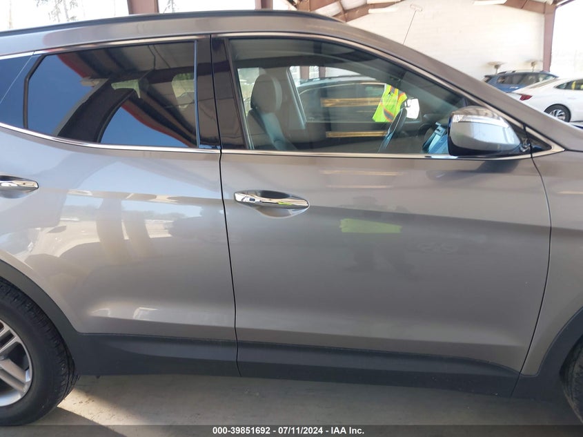 2017 Hyundai Santa Fe Sport 2.4L VIN: 5NMZUDLB9HH050665 Lot: 39851692
