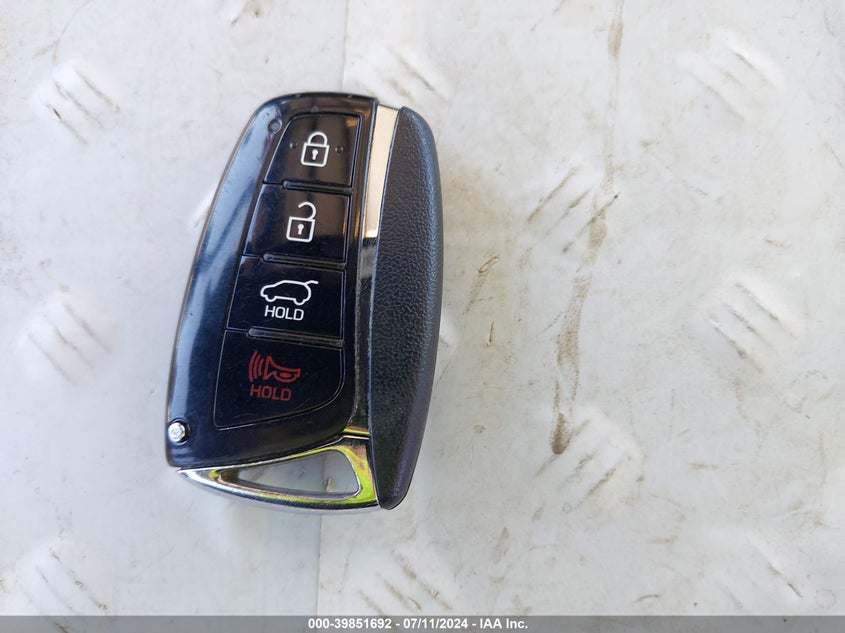 2017 Hyundai Santa Fe Sport 2.4L VIN: 5NMZUDLB9HH050665 Lot: 39851692