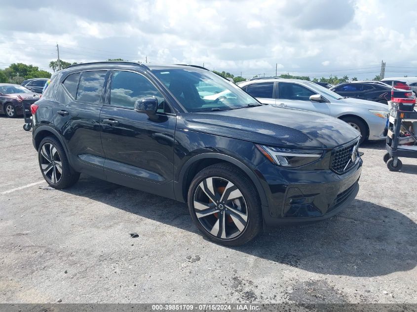 2023 Volvo Xc40 B5 Plus Dark Theme VIN: YV4L12UW3P2099798 Lot: 39851709