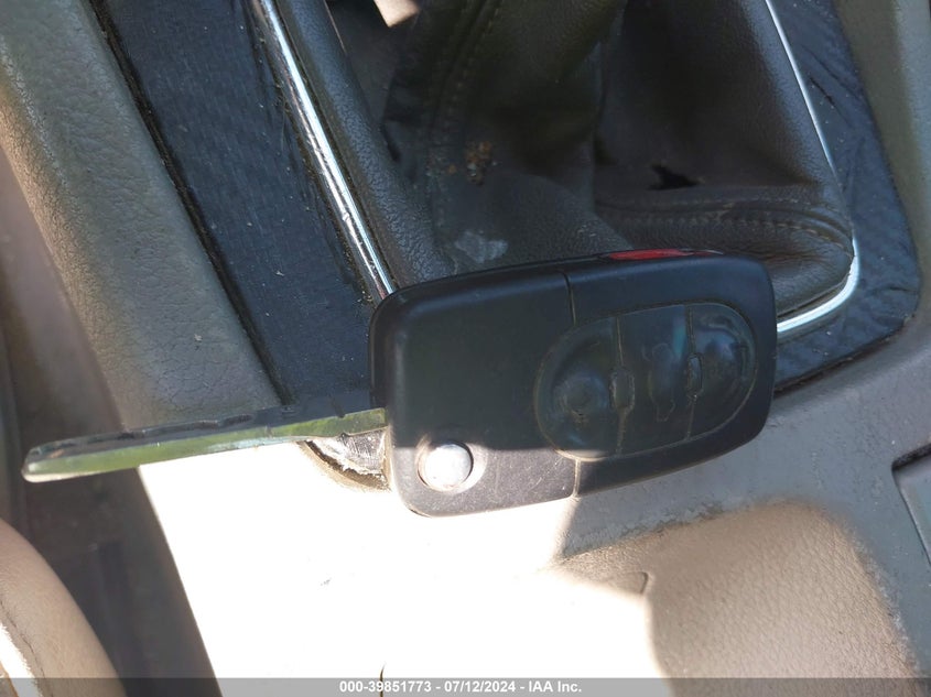 2004 Audi A4 1.8T VIN: WAULC68E54A037792 Lot: 39851773