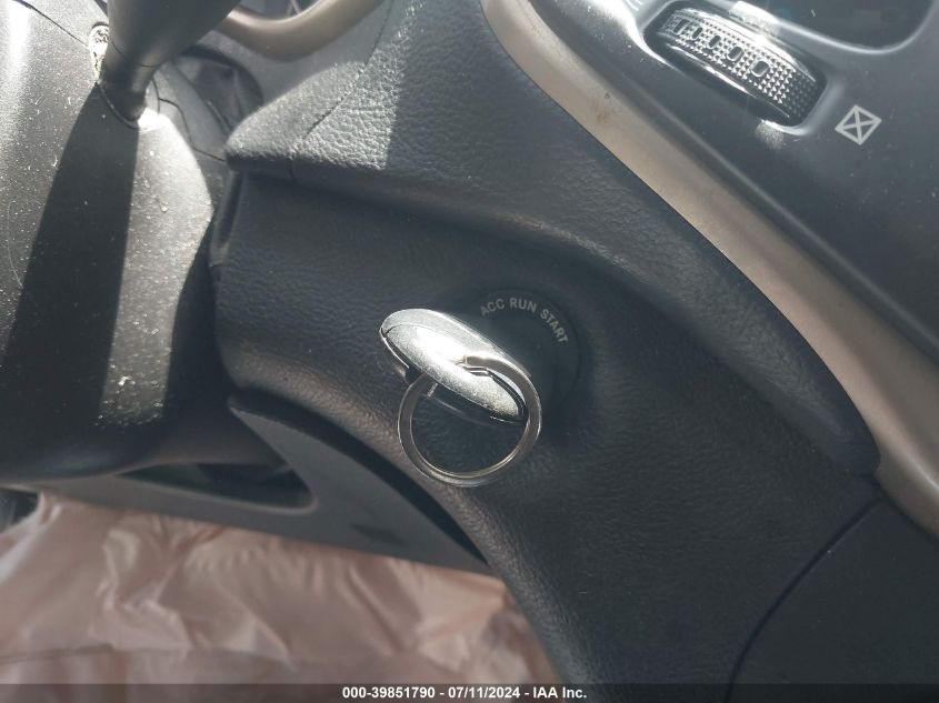 2015 Jeep Cherokee Latitude VIN: 1C4PJLCS7FW700887 Lot: 39851790