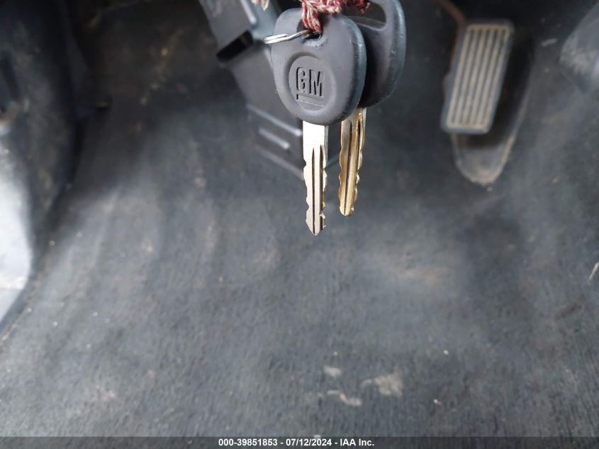 2002 GMC New Sierra C1500 VIN: 2GTEC19V521161212 Lot: 39851853