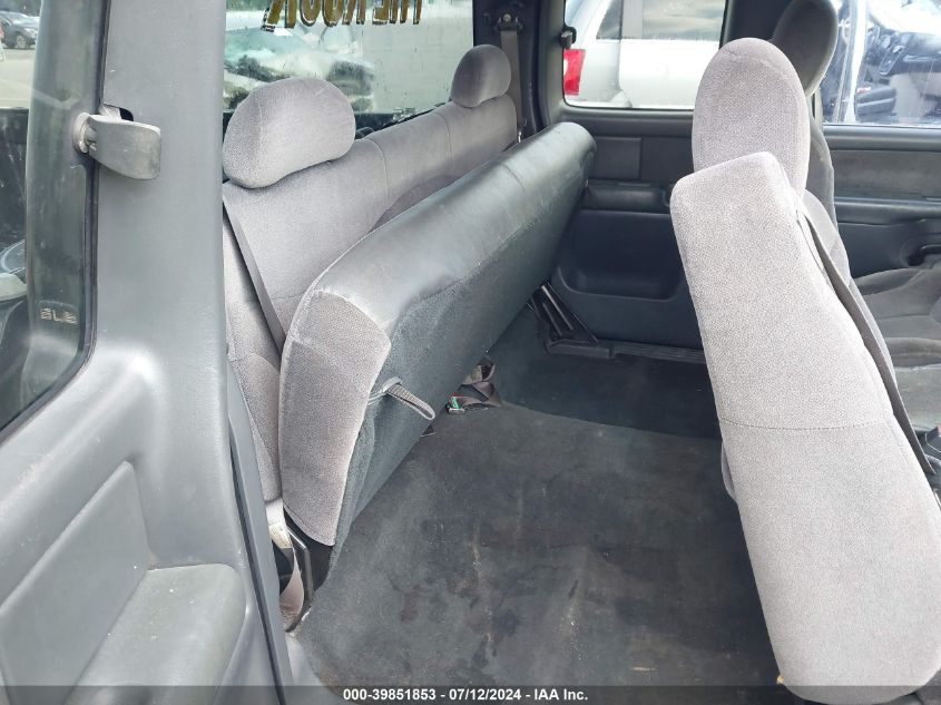 2002 GMC New Sierra C1500 VIN: 2GTEC19V521161212 Lot: 39851853