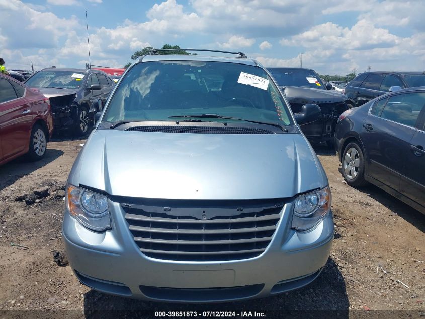 2005 Dodge Grand Caravan Sxt VIN: 2D4GP44L55R570405 Lot: 39851873