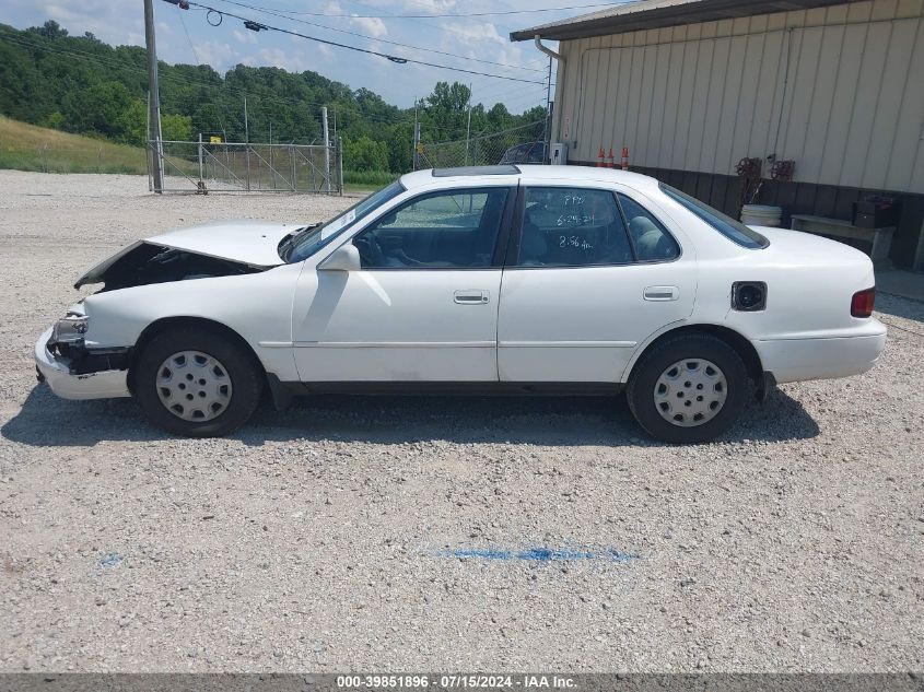 1995 Toyota Camry Le VIN: 4T1SK12EXSU511112 Lot: 39851896