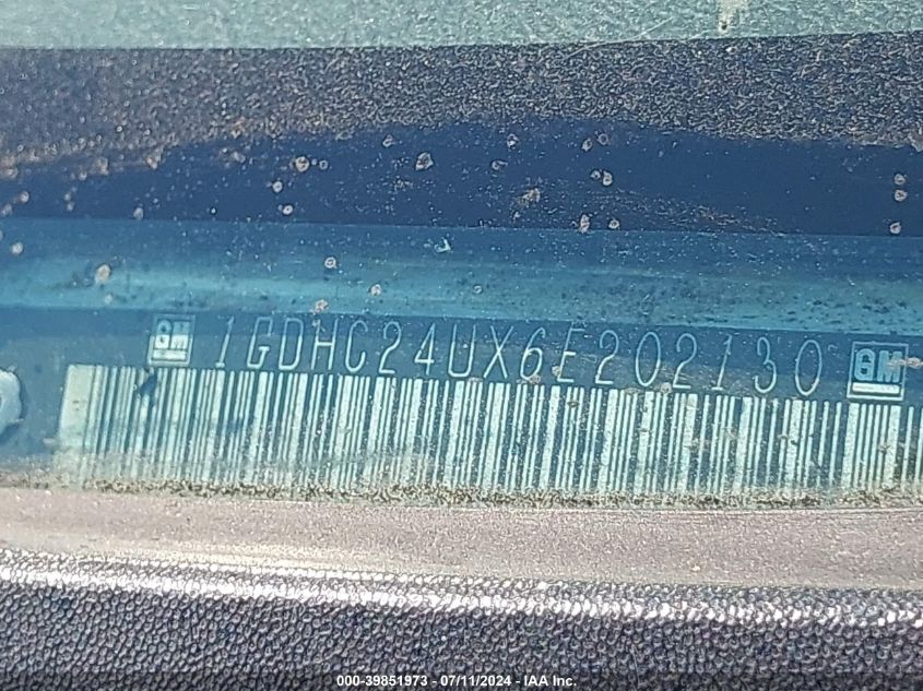 2006 GMC Sierra 2500Hd Work Truck VIN: 1GDHC24UX6E202130 Lot: 39851973