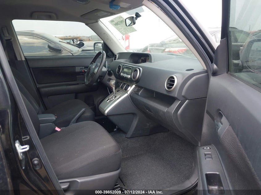 2008 Scion Xb Xb VIN: JTLKE50EX81023525 Lot: 39852009