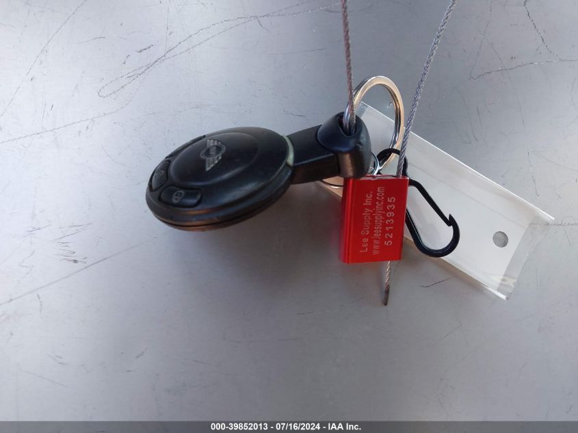 2008 Mini Cooper Clubman VIN: WMWML33508TN66619 Lot: 39852013