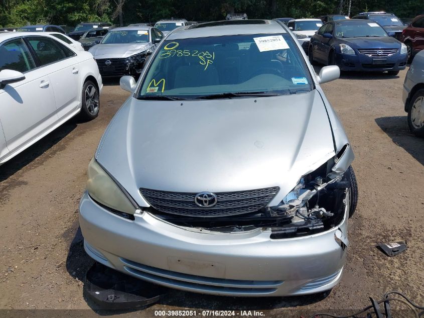 2004 Toyota Camry Le V6 VIN: 4T1BF32K44U581875 Lot: 39852051