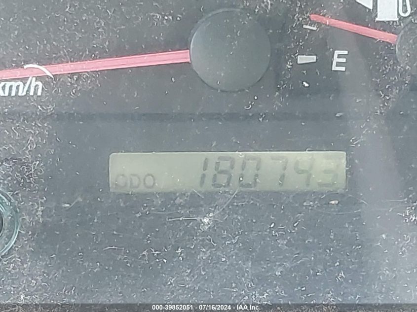 2004 Toyota Camry Le V6 VIN: 4T1BF32K44U581875 Lot: 39852051