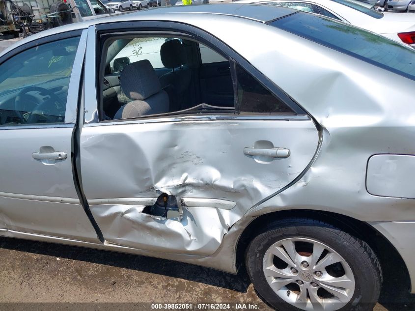2004 Toyota Camry Le V6 VIN: 4T1BF32K44U581875 Lot: 39852051
