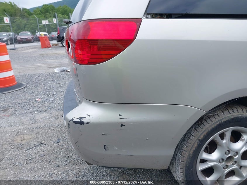 2004 Toyota Sienna Xle VIN: 5TDBA22C04S018932 Lot: 39852303