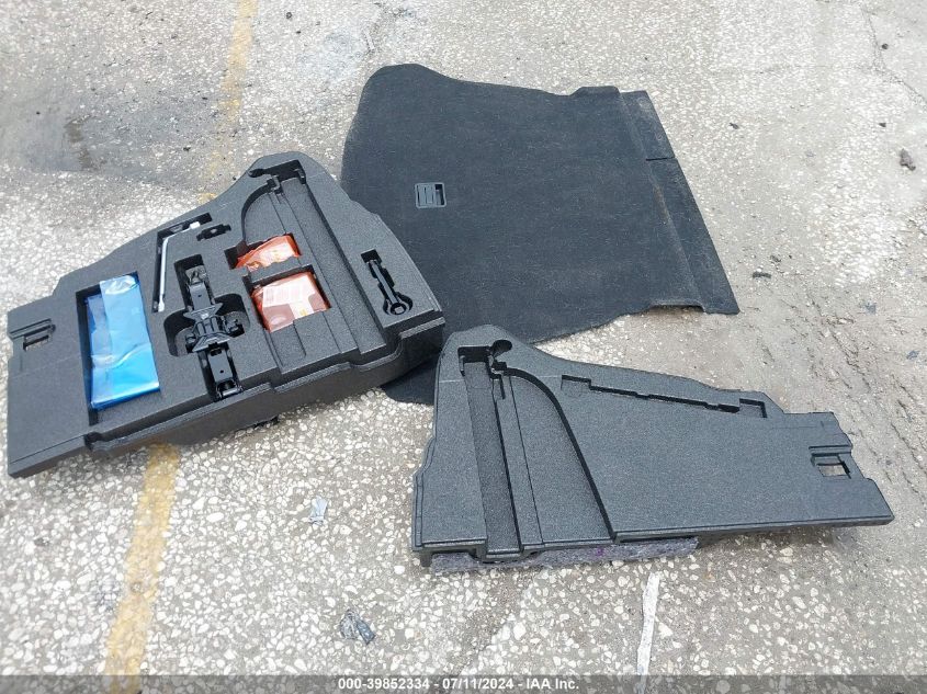 2020 Toyota Prius Xle VIN: JTDKARFU4L3117023 Lot: 39852334