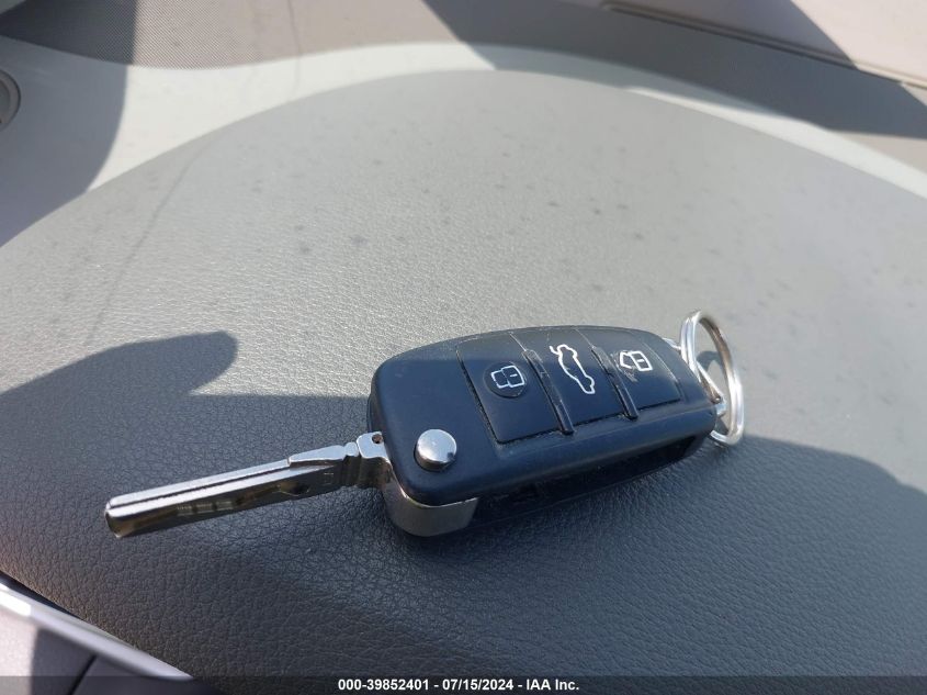 2015 Audi Q7 3.0T Premium VIN: WA1LGAFEXFD030880 Lot: 39852401