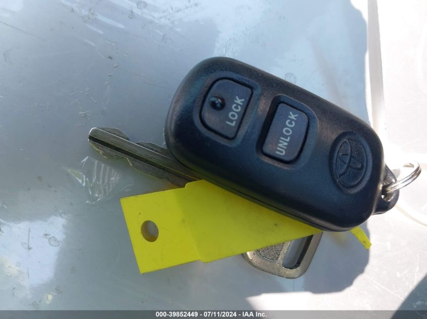 2000 Toyota Sienna Le VIN: 4T3ZF13C2YU281498 Lot: 39852449